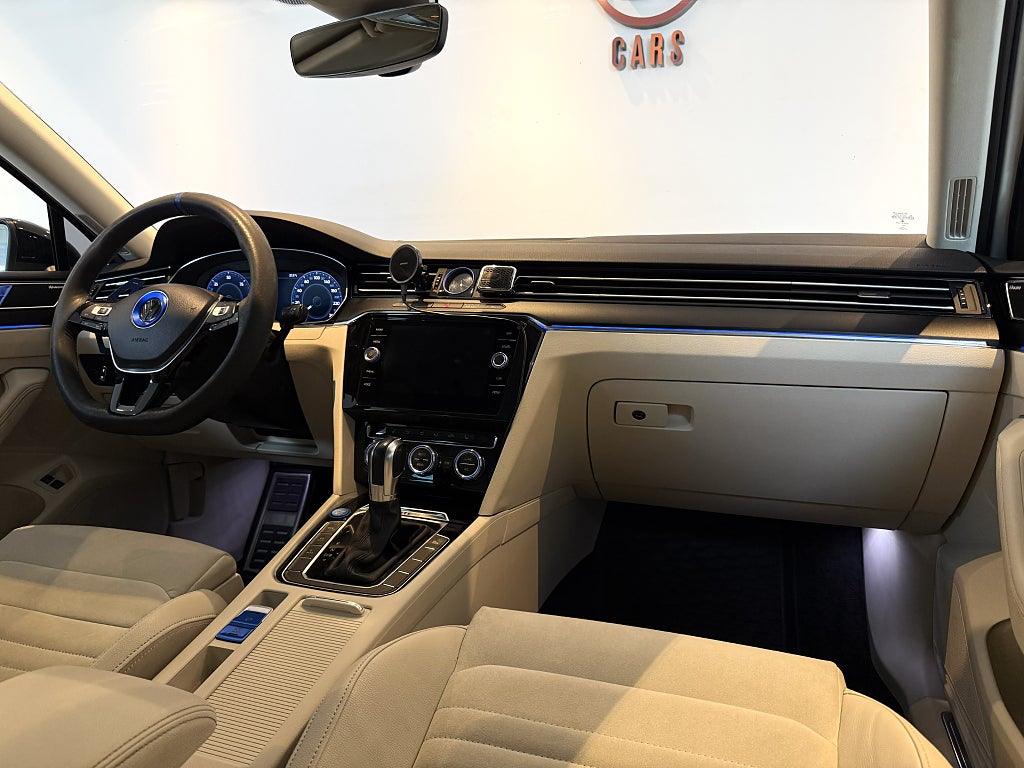 Volkswagen Passat GTE 1.4 TSI ACT GTE PANO VÄRMARE COCKPIT DRAG MASSAGE