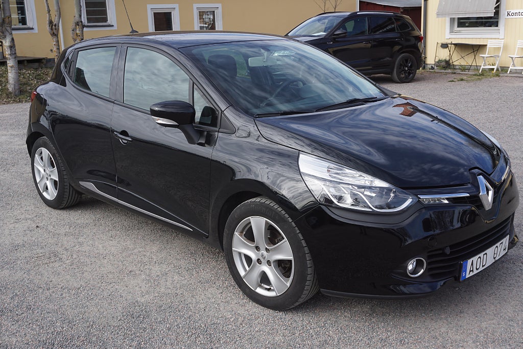 Renault Clio 1.2 6900mil 1ägare M-Värmare