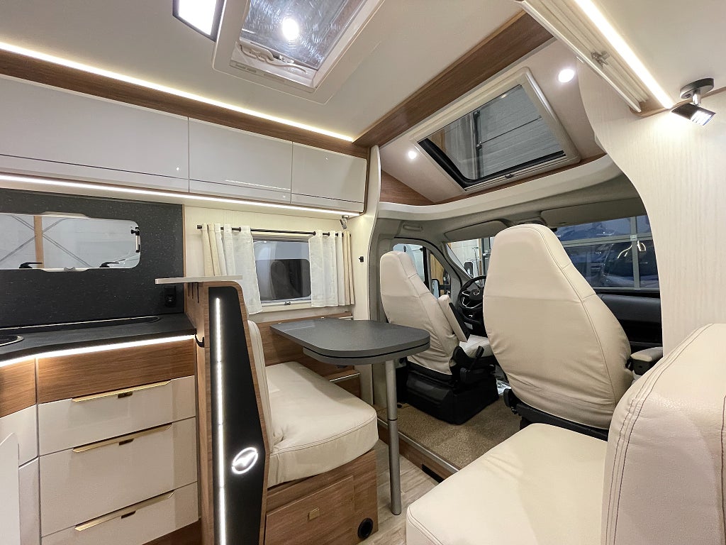 Pilote P 740 GJ / Solcell / B-körkort / Automat /  - Pilote