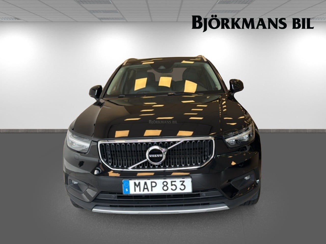 Volvo XC40 D4 AWD Momentum Intro E 2018, photo 2/61