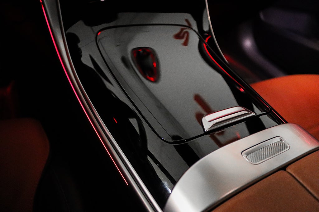 Mercedes-Benz C 200 4Matic AMG Line Premium Panorama Burmester 204hk