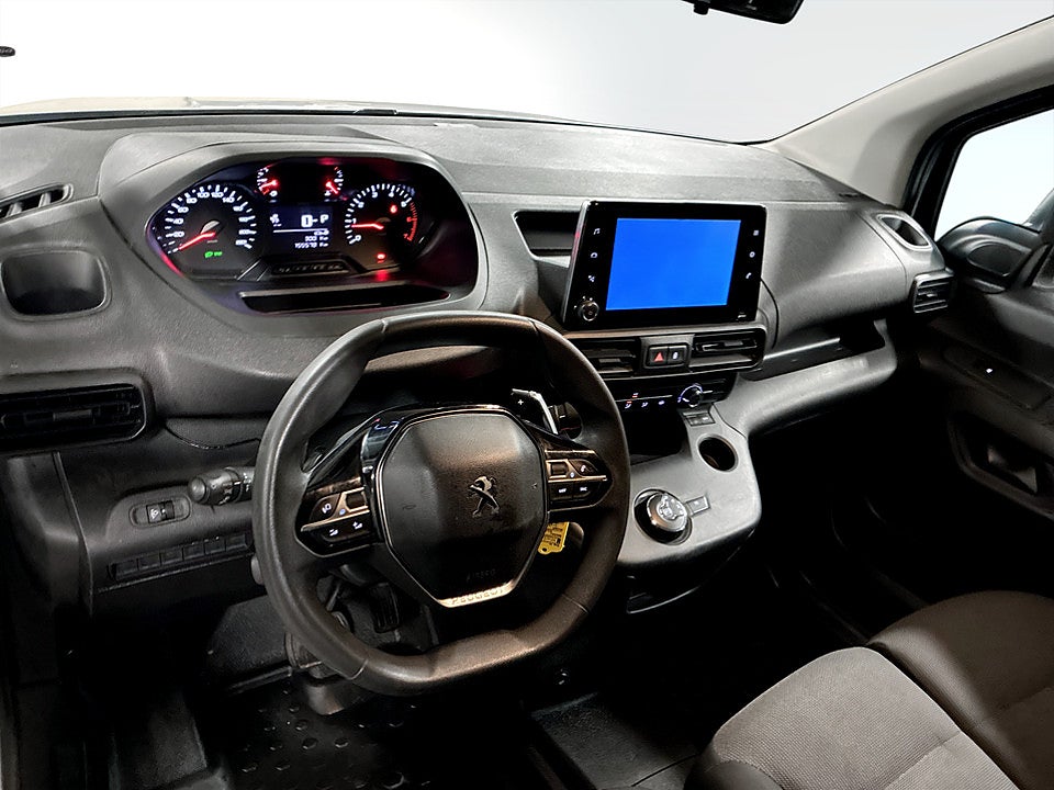 Bild på Peugeot Partner PRO 1.5 BHDi 130hk Aut L2 P-SENSORER CARPLAY