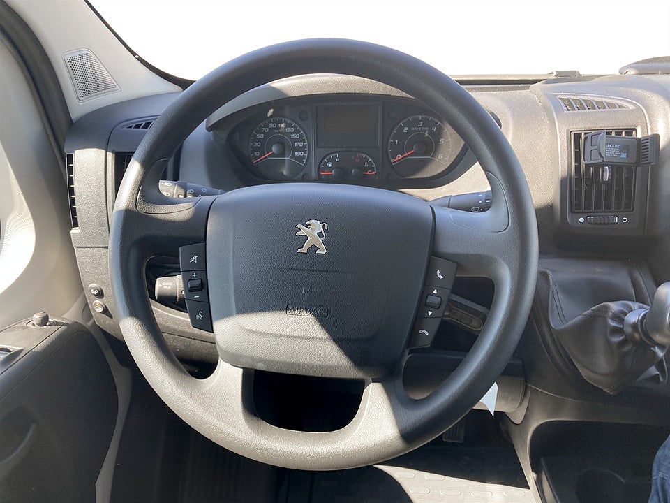 Bild på Peugeot Boxer Chassi Volymskåp 335 2.2 BHDi 165hk BACKKAMERA