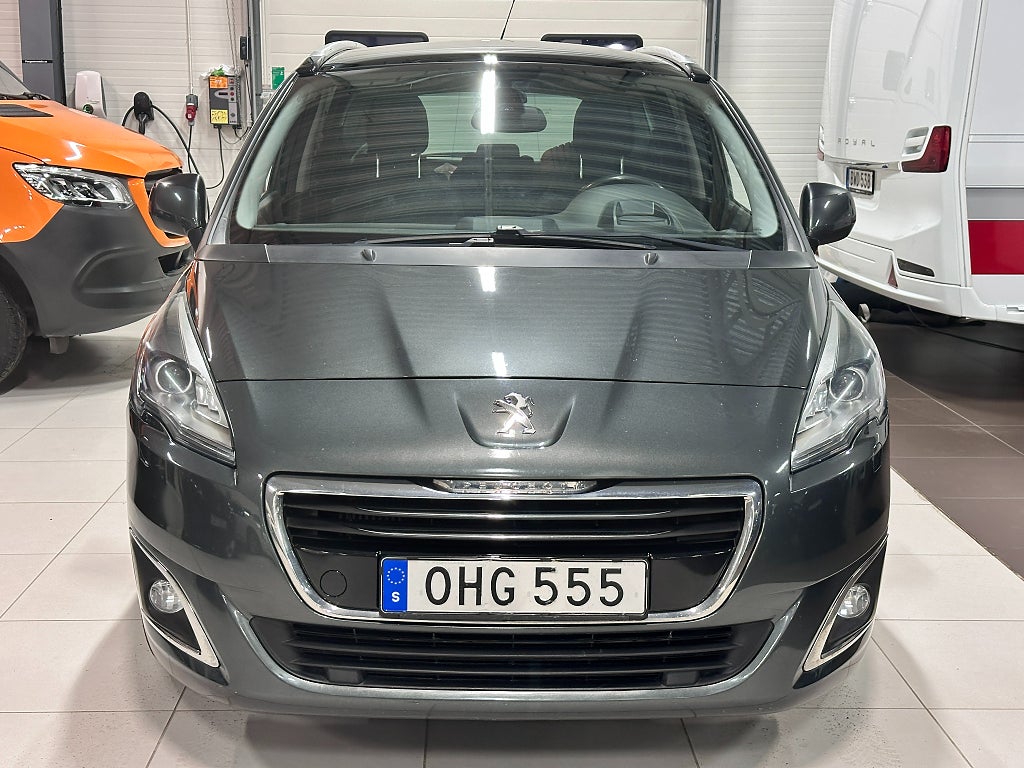 Peugeot 5008 Allure 1.6 BlueHDi 7-sits 120hk B-kam, Navi, Panorama thumbnail