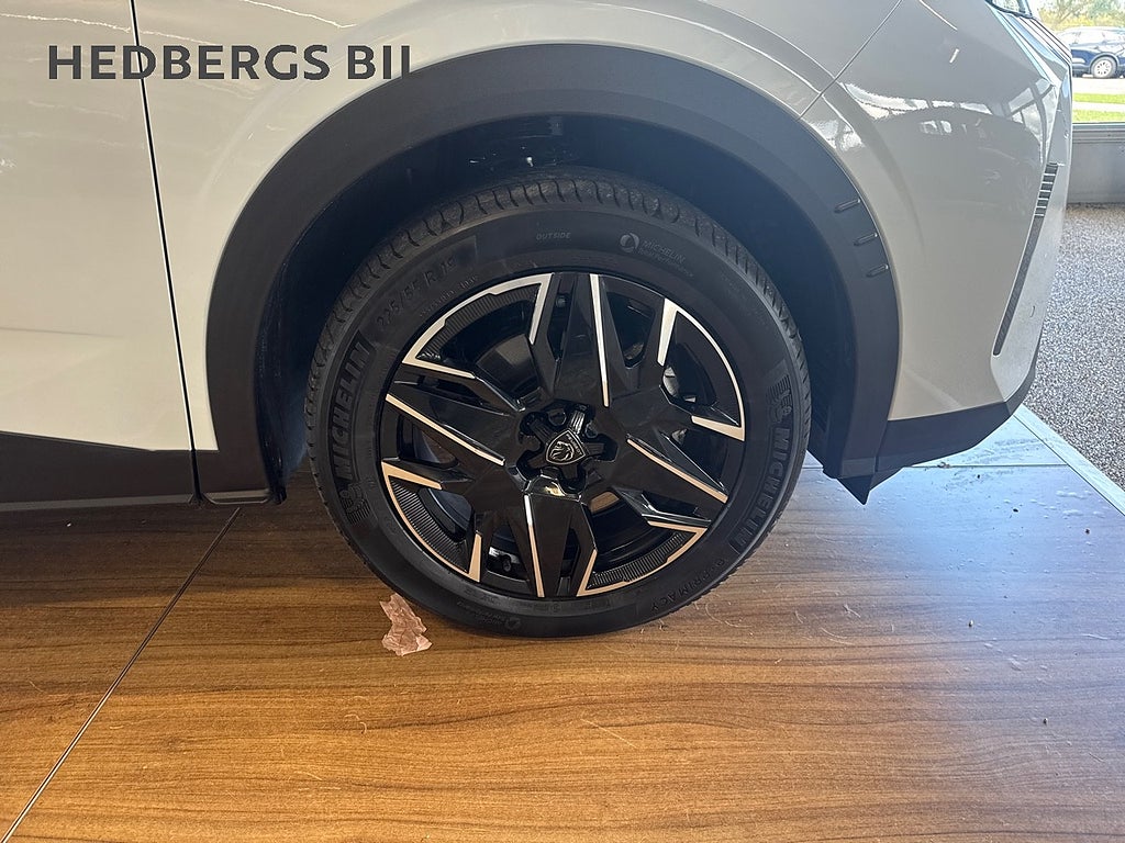 Peugeot 5008 HYBRID 136HK thumbnail