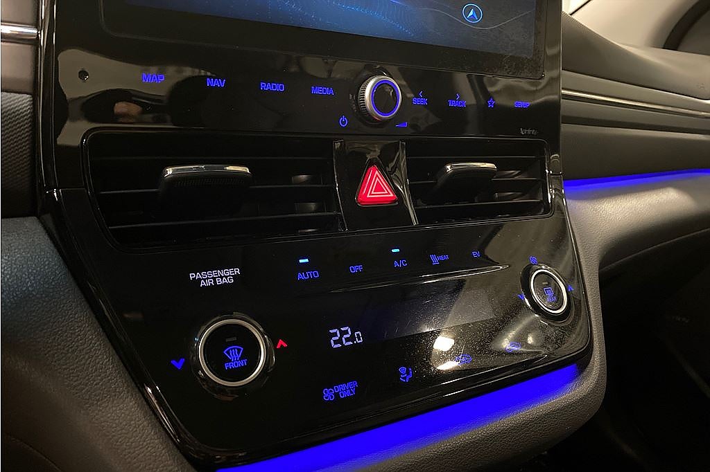 Hyundai IONIQ Premium +, Nav, rattvärme, Läder