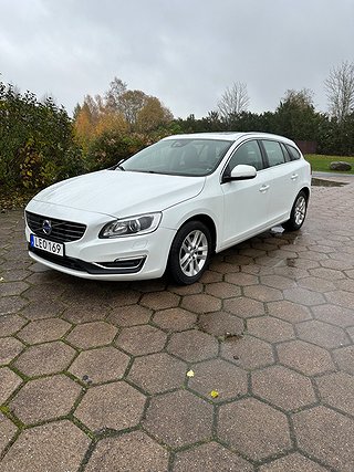 Volvo V60 D4,Automat,Summum Euro 6, Navigator.