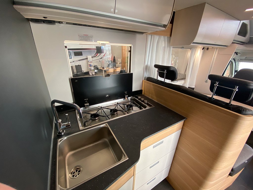 Adria Matrix Axess 670 SL / Taksäng / B-kort / Automat 140hk - Adria