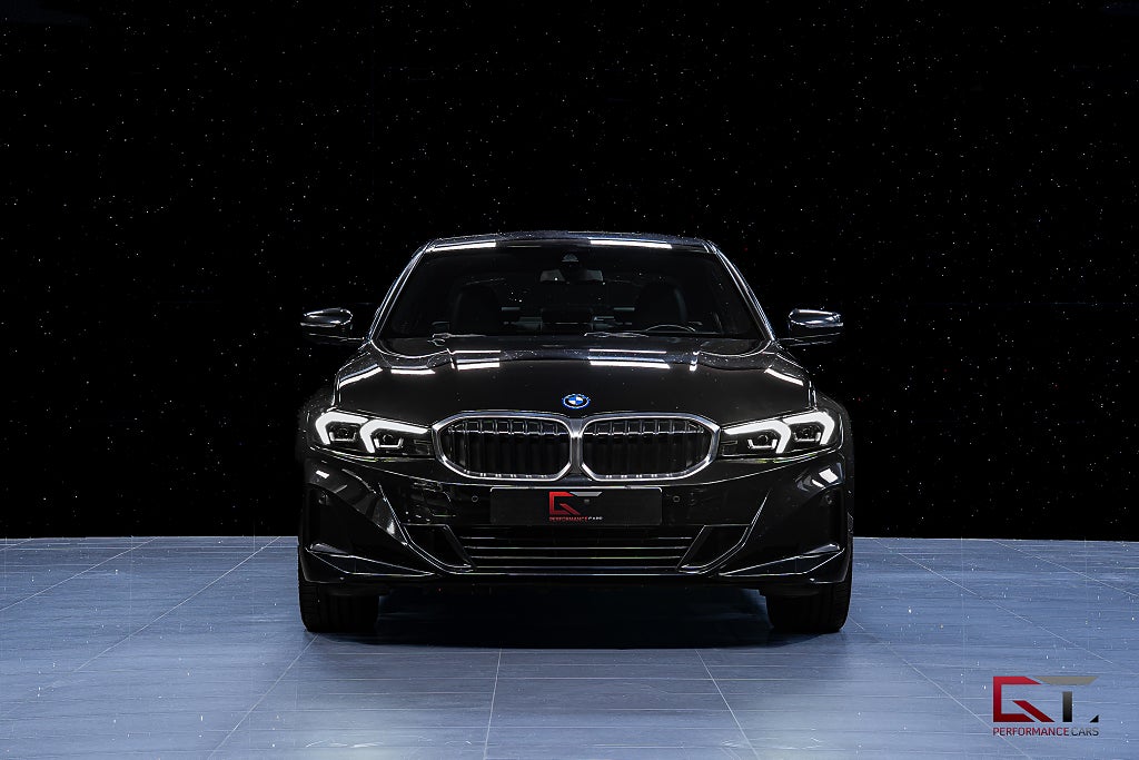 BMW 330e xDrive MOMS Comfort Drag Akustikrutor Värmare Keyless