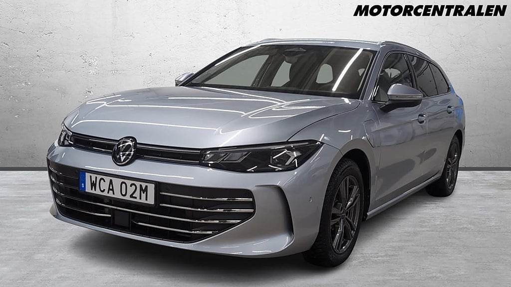 Volkswagen Passat Variant eHybrid BUSINESS 1.5TSI 204HK /Drag/Backkamera/Värm...