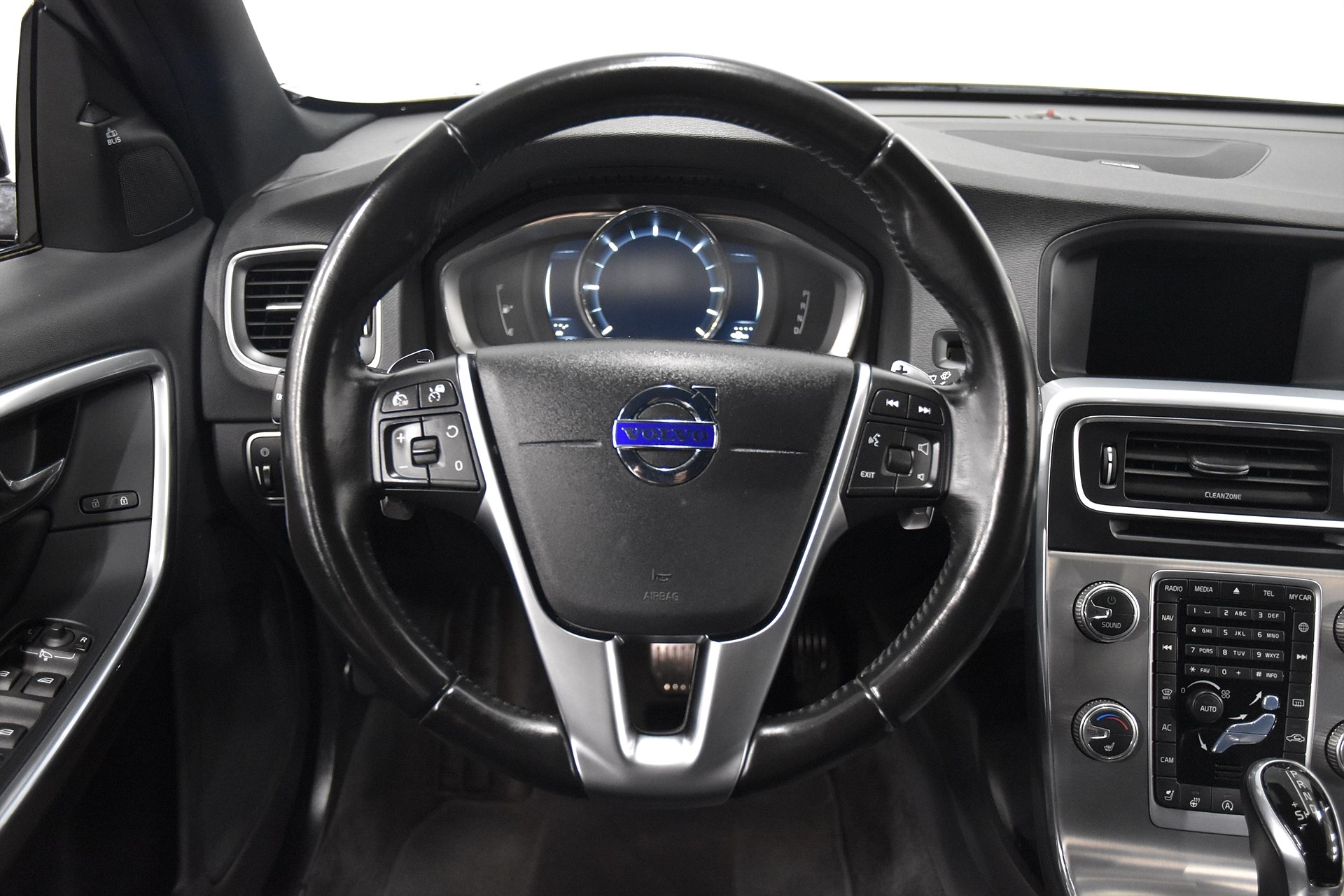 Volvo V60 Cross Country 2017, bild 2/54