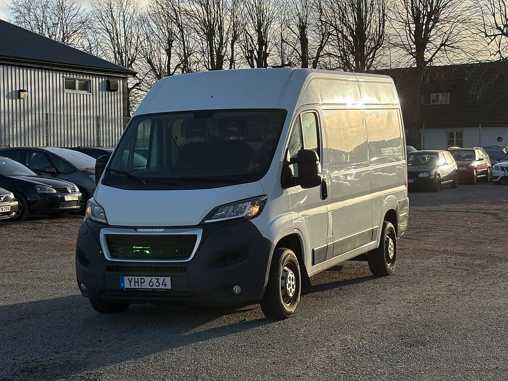 Peugeot Boxer Van 335 2.0 BlueHDi Nybesiktigad 131Hk 