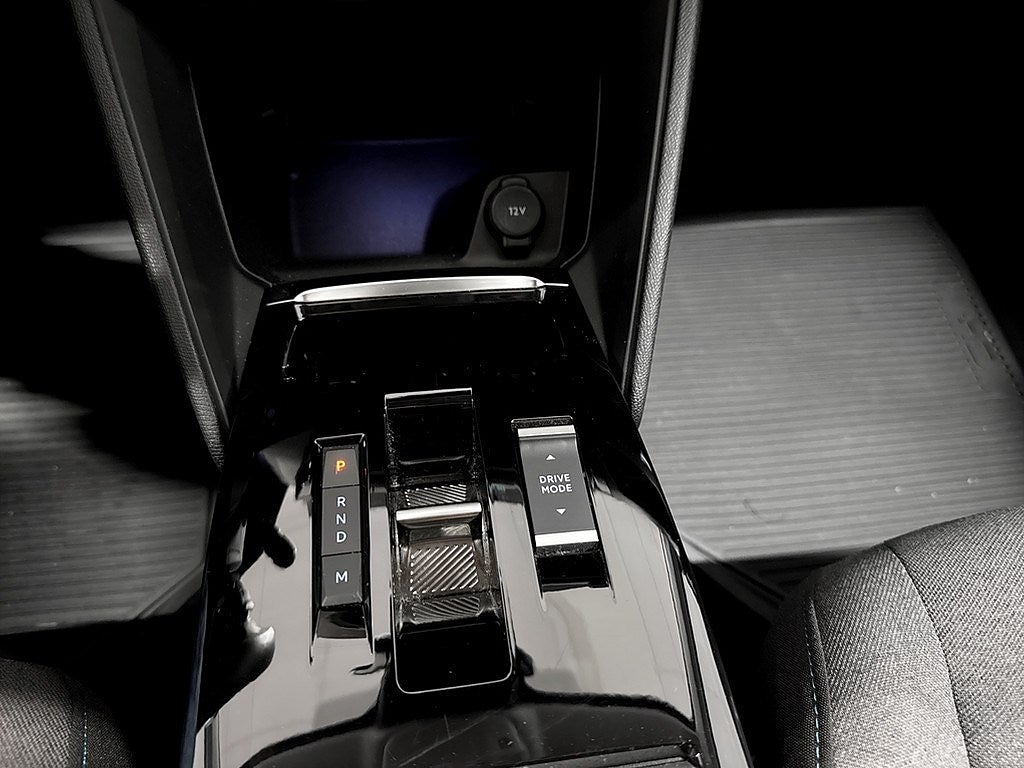 Bild på Citroën C4 Shine 1.2 PT 130hk Aut - 360-KAMERA, CARPLAY