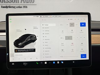 Sedan Tesla Model 3 8 av 12