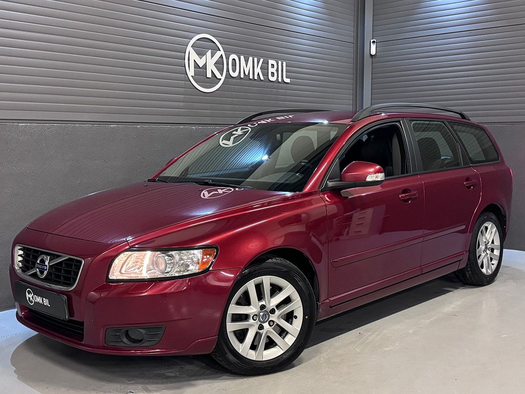 Volvo V50 D3 Geartronic Momentum / Ny Servad