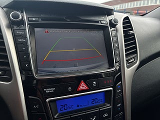 Hyundai i30 1.6 CRDi DCT Premium Darg/Navi/Kamera/Rattvärm/MoK – bild 21
