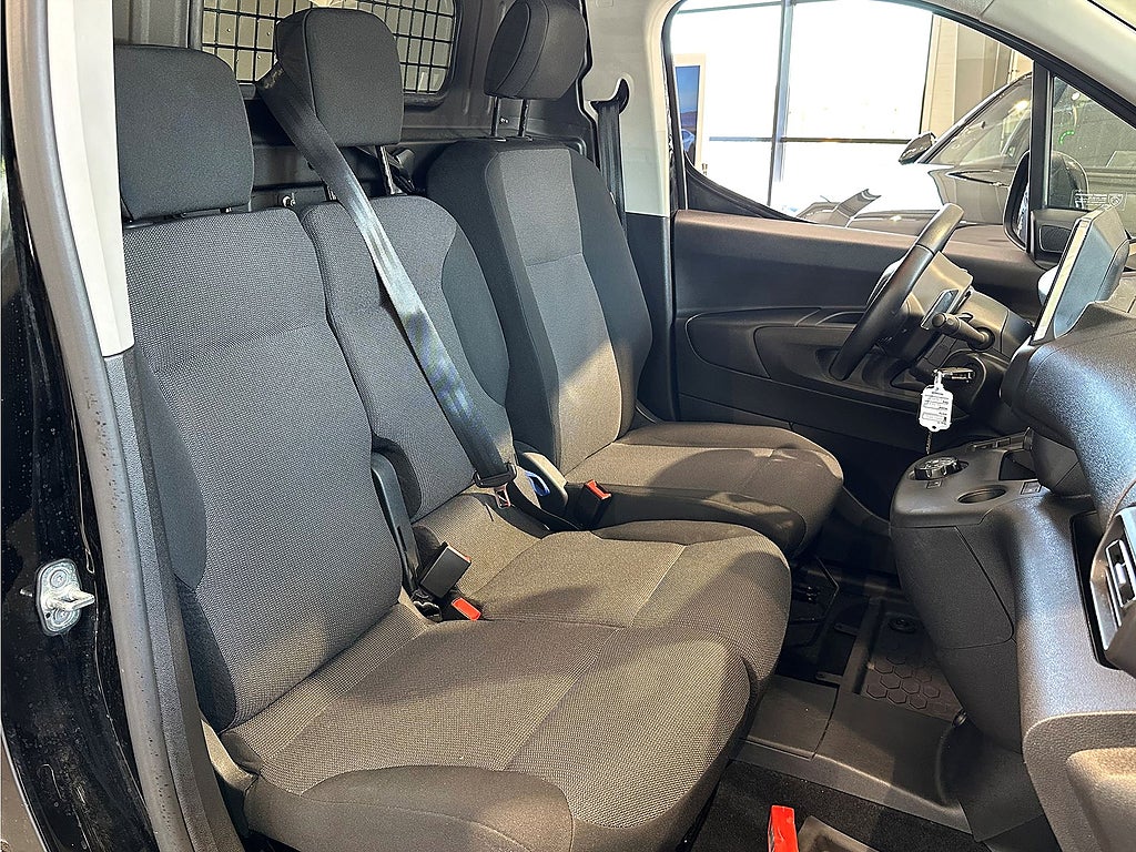 Bild på Peugeot Partner PRO BlueHDi 130hk Aut L1 - DEMO