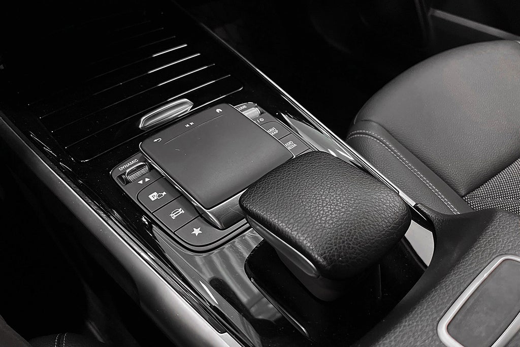 Mercedes-Benz GLB200 d 2023 - miniatyr 23