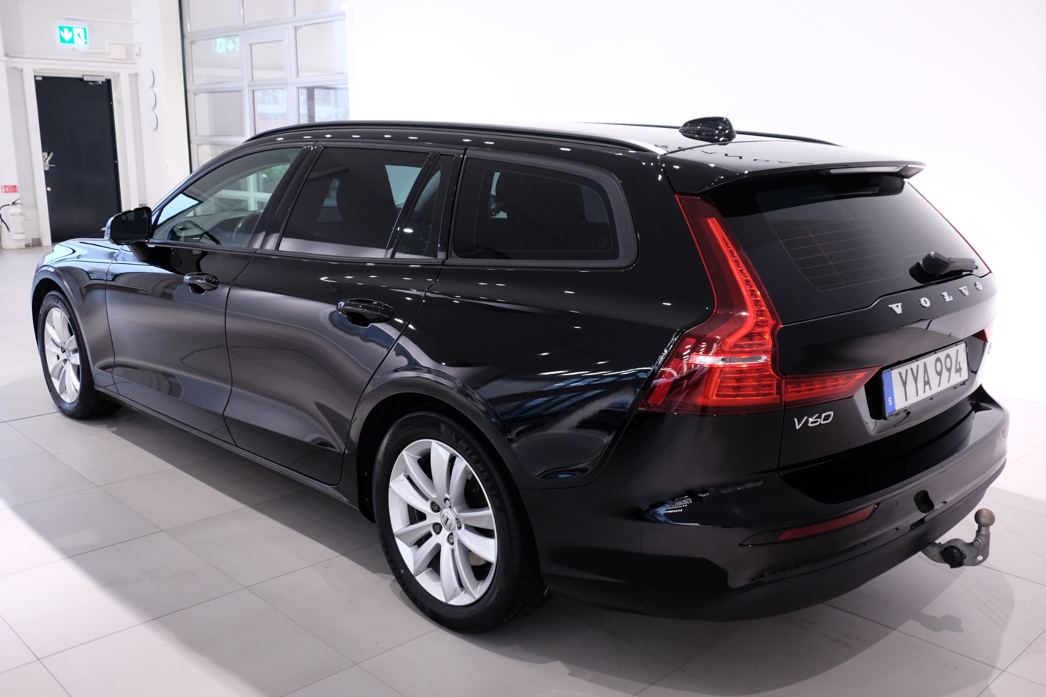 Volvo V60 2019, photo 3/43