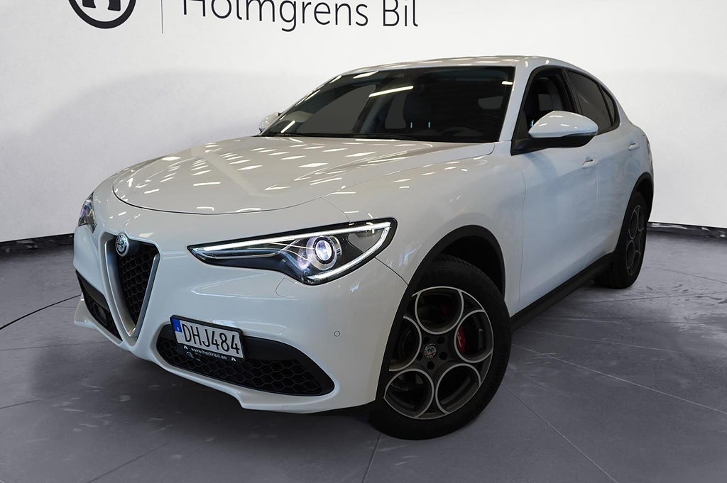 Alfa Romeo Stelvio 2.0 Turbo Q4 Super CarPlay Kamera Drag 280hk