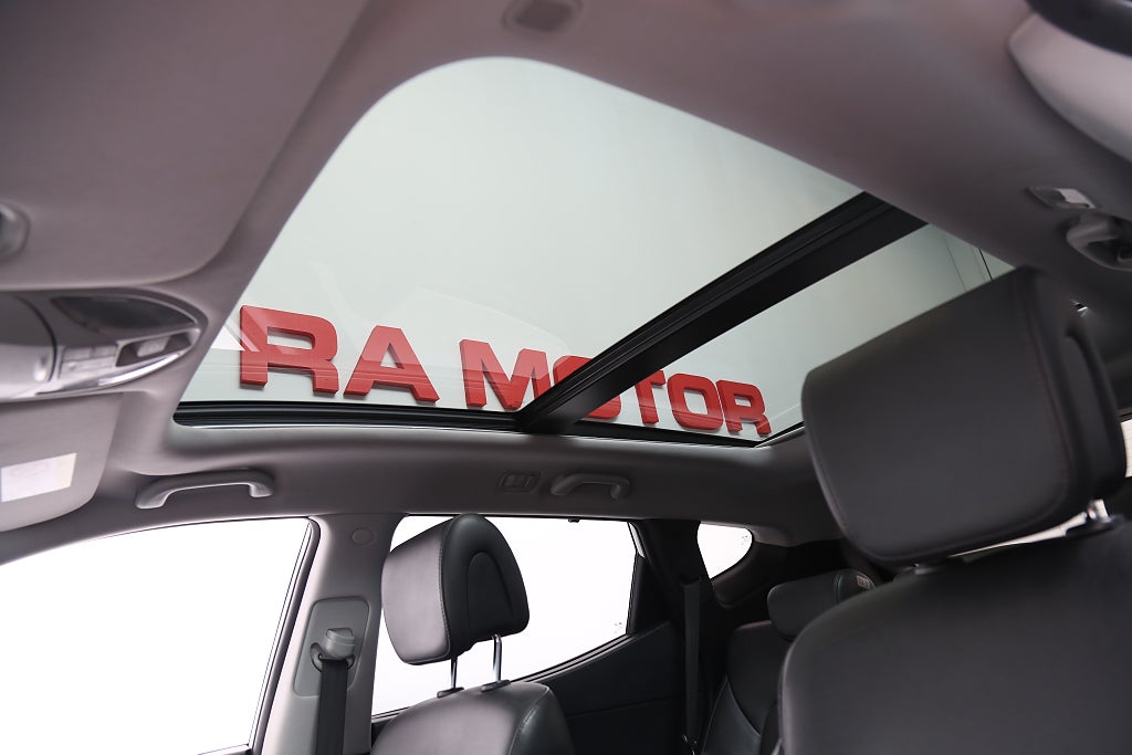 Hyundai Santa Fe 2,2 CRDi 197hk Premium 4WD Aut Pano Skinn Motorv Drag 2015