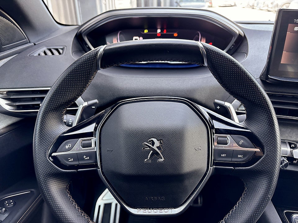 Bild på Peugeot 5008 GT 1.2 PT 130hk Aut 7-SITS B-KAMERA CARPLAY