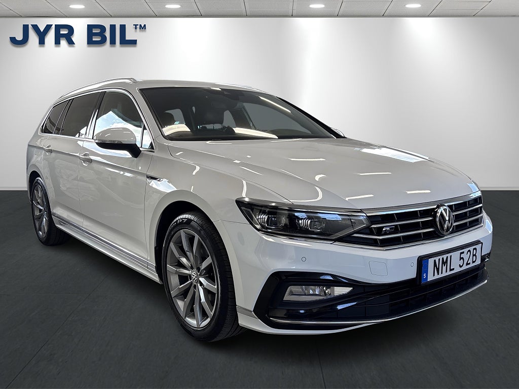 Volkswagen Passat 2.0 TDI DPF SCR 4Motion R-line / Skinn / Värmare / Drag