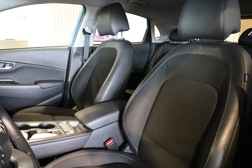 Hyundai Kona 39.2 kWh Essential Navi Kamera Krell Leasbar Rattvärme