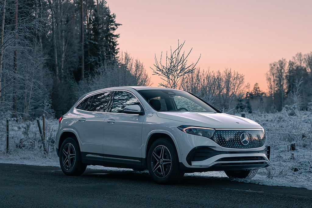 Mercedes-Benz EQA 250+ AMG / 52mils räckvidd / Privatleasing