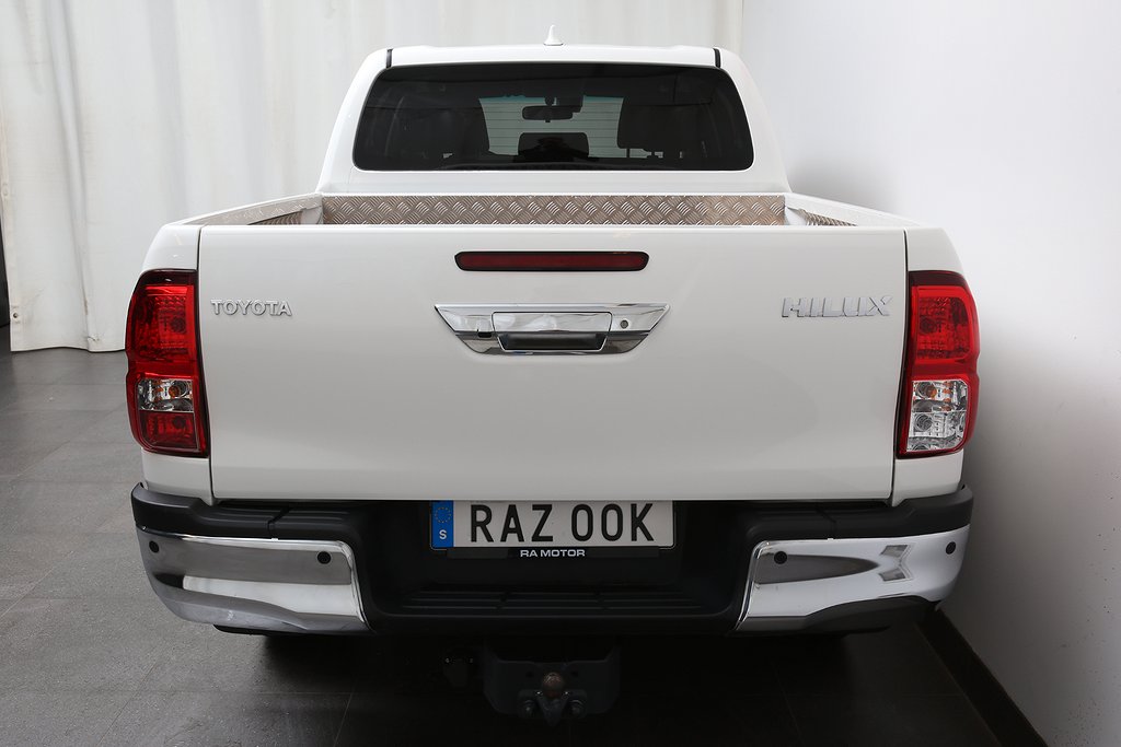 Toyota Hilux Dubbelhytt 2,8 Hero 4WD Aut D-Värmare Appstyrd 2024