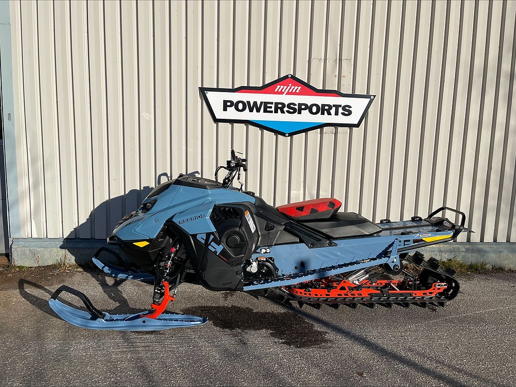 Ski-Doo Freeride 146" 850 E-tec Moms!