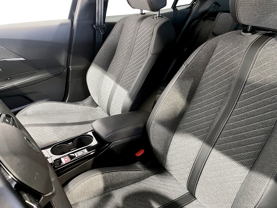 Bild på Peugeot 2008 Allure Hybrid 145hk Aut B-KAMERA CARPLAY