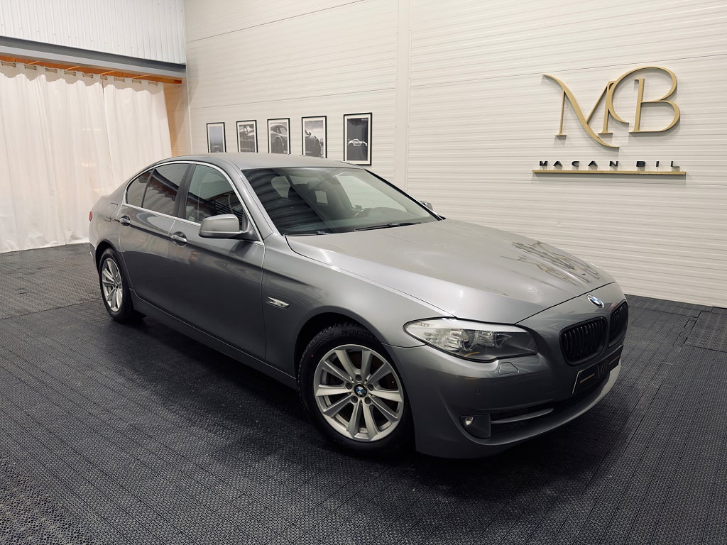 BMW 520d Sedan Ny serverad Bluetooth Drag P-sensor välskött 