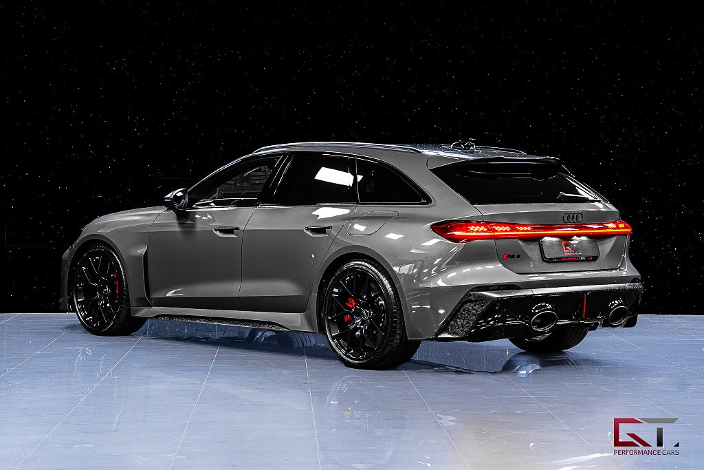 Audi RS5 Avant MOMS Keramiska Sport-paket Kamouflage Pano Drag