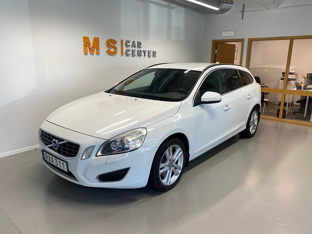 Volvo V60 D4 AWD Geartronic Momentum B-kamera Drag Sensorer 