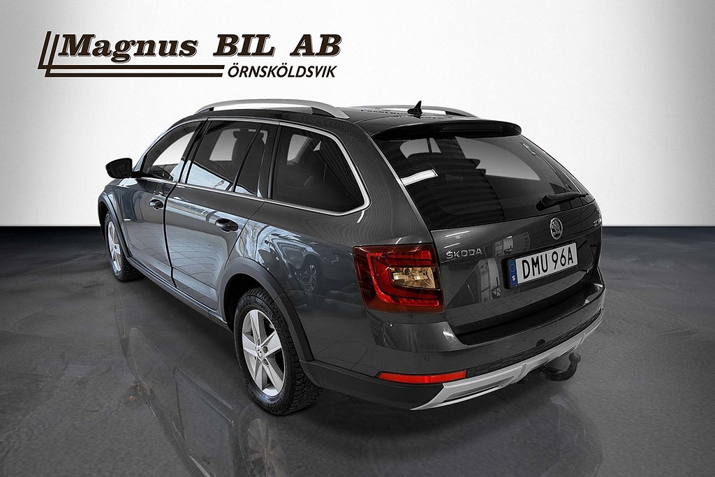 Skoda Octavia Scout 2.0 TDI SCR 4x4 Premium D-värm Kamera Drag Sov Hjul  miniatyr 3