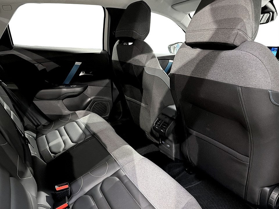 Bild på Citroën e-C4 Shine 50kWh 136hk Aut - B-KAMERA,VÄRMARE,NAV