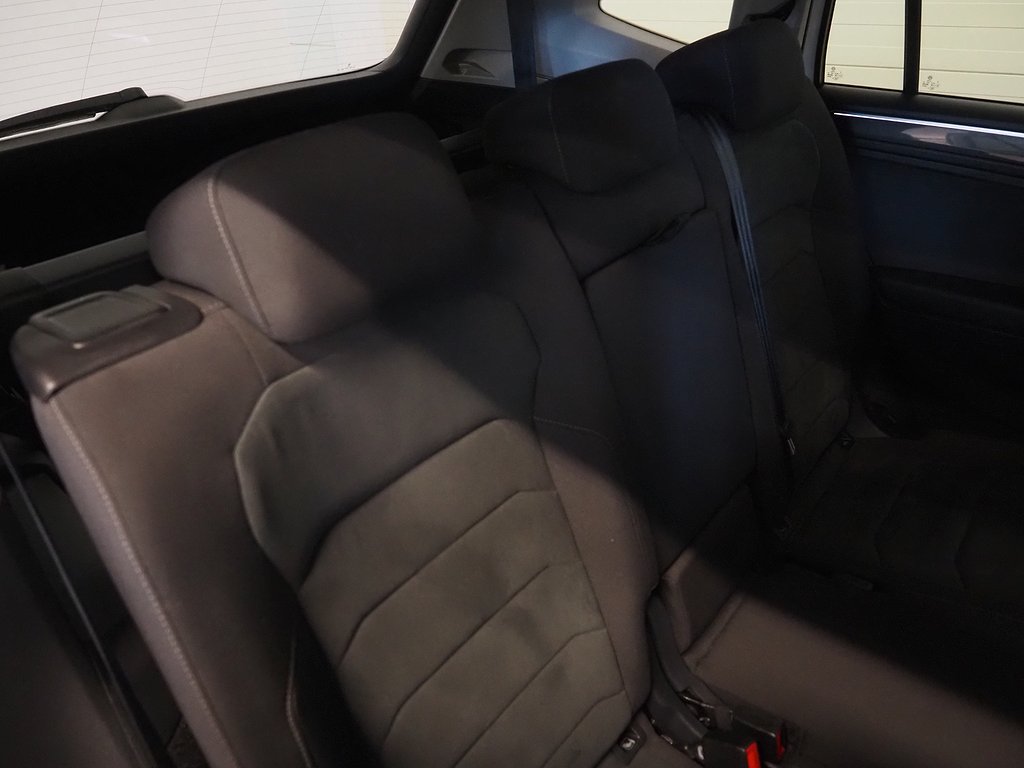 Volkswagen Tiguan Allspace TDI 190hk R-Line |D-värm|7-sits| 2019