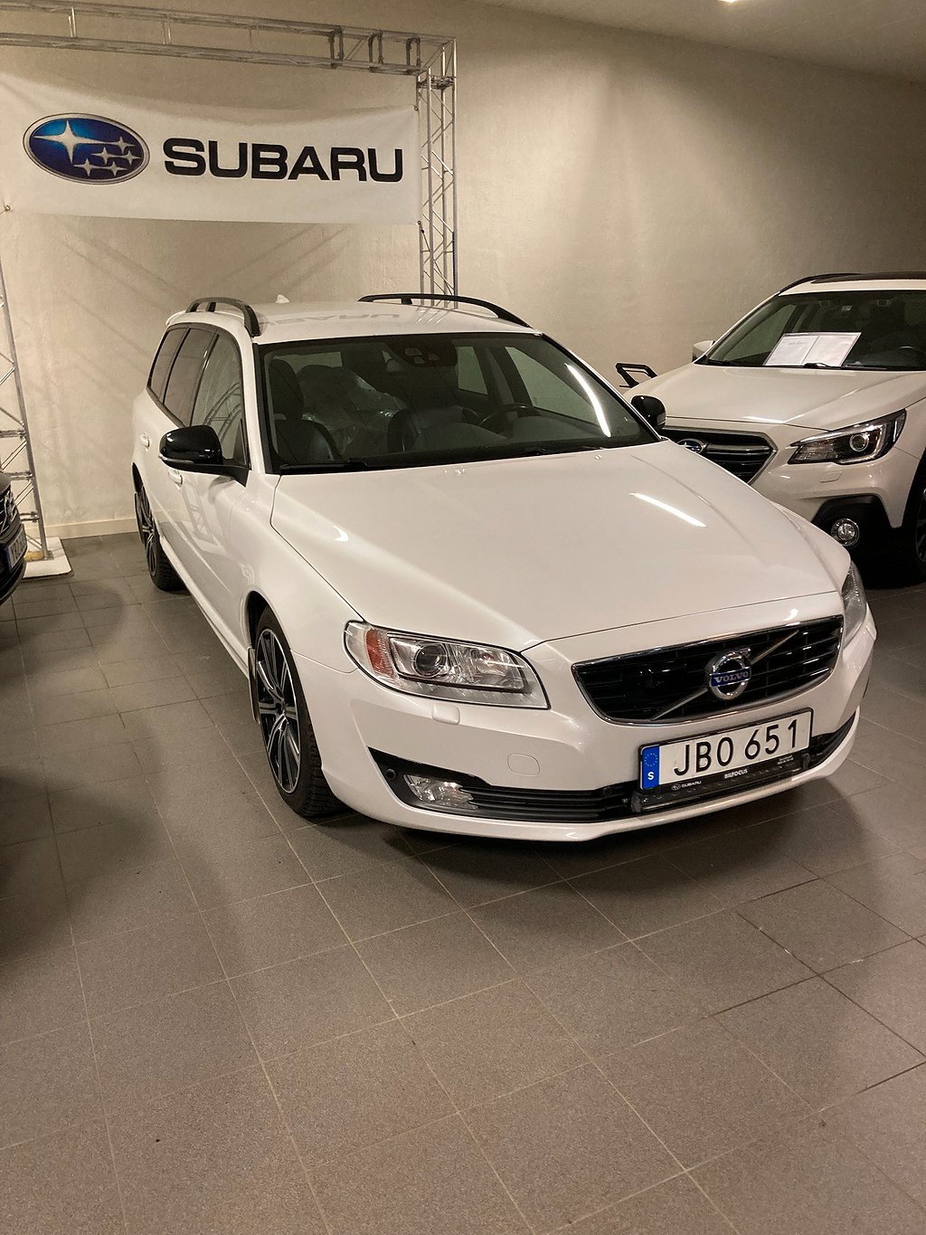 Volvo V70 D4 AWD Geartronic Momentum Euro 6 v+s/hjul, drag