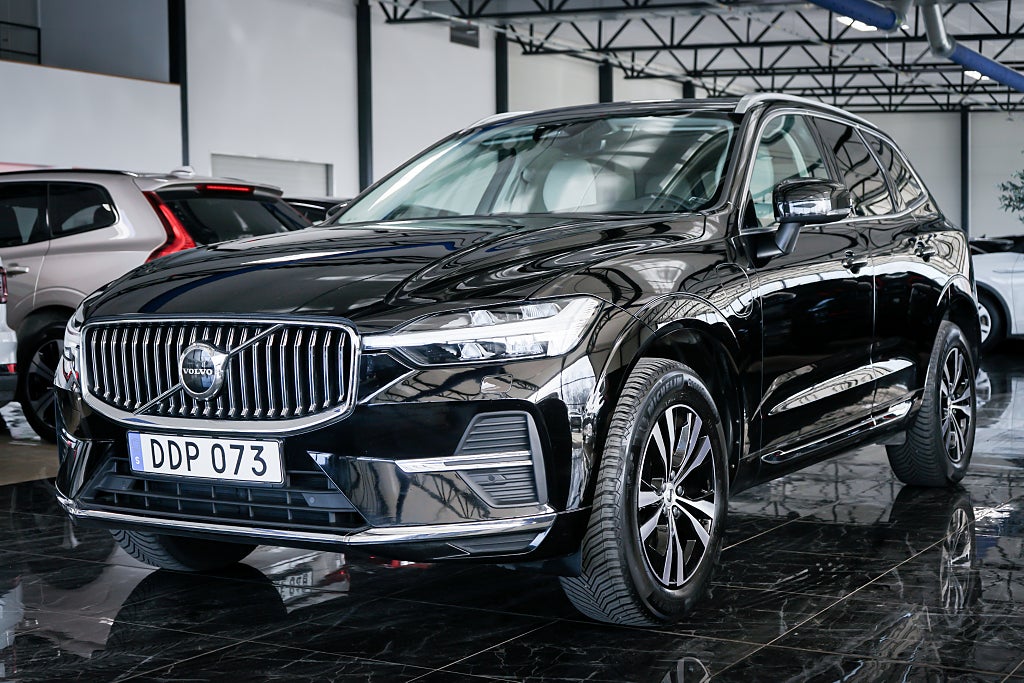 Volvo XC60 Recharge T6 AWD AUT Momentum Blis Pano Kamera