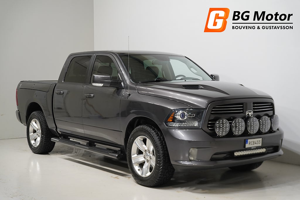 Dodge RAM Sport Crew Cab 5.7 V8 395HK HEMI 4x4/1,99% Ränta