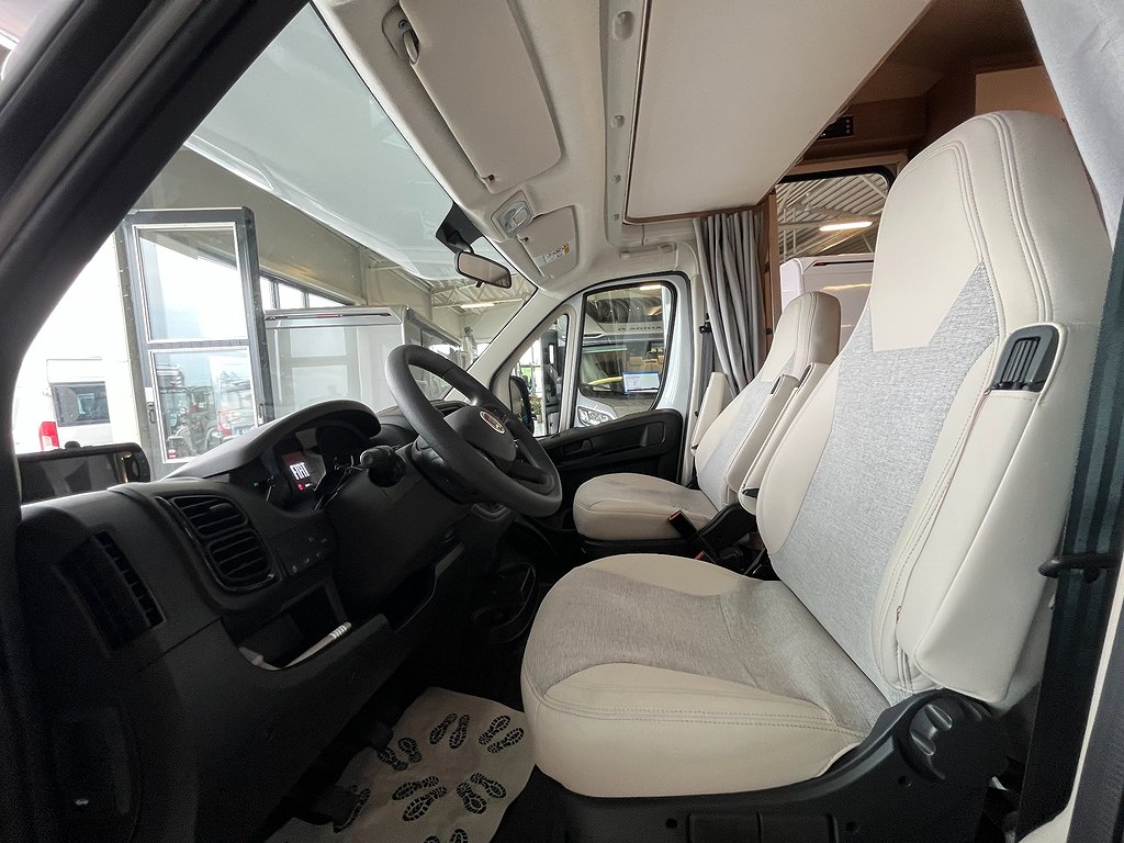 Carado A 464 B-kort / 6 bältade / 6 Sovplatser /4995kr/mån - Carado