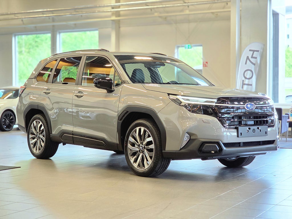 Subaru Forester 2,0 150hk e-Boxer Limited / Skinn / Rattvärme / 360-kam