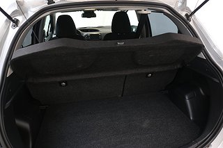 Halvkombi Toyota Yaris 12 av 13