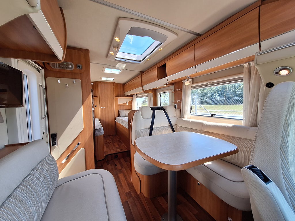 Hymer T 668 CL Långbädd, Solcell