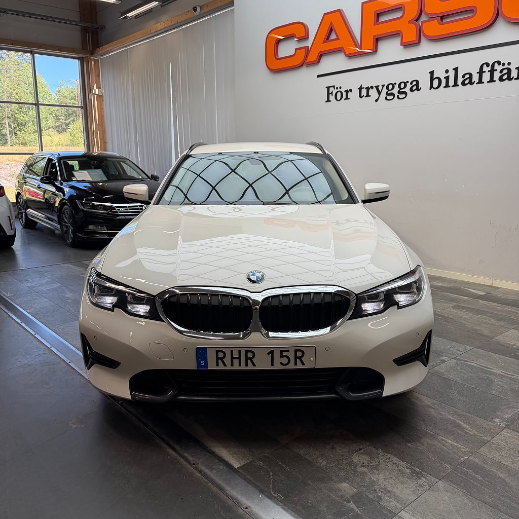 BMW 320D xDrive Touring Sport line Carplay Navi Rattvärme Drag