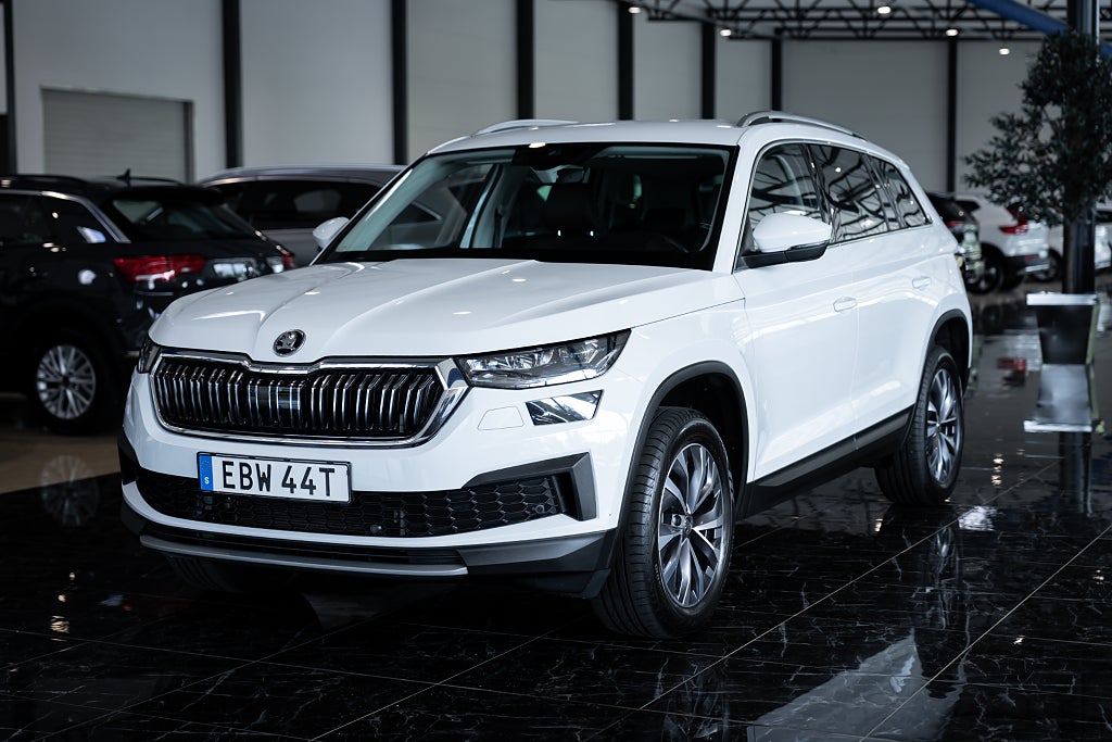 Skoda Kodiaq 2.0 TSI 4x4 Style 190hk Drag M-Värmare Kamera Cockpit