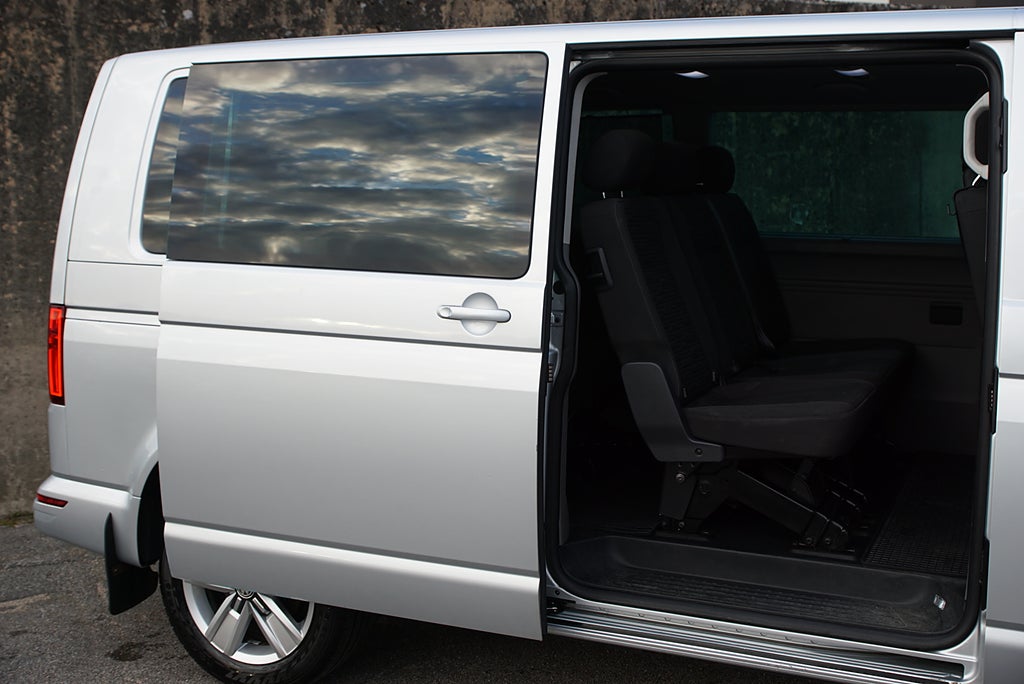 Volkswagen Caravelle 2.0 TDI 199hk DSG 9-Sits LED Navi Kamera CarPlay Drag