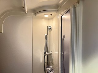 Husbil-halvintegrerad Adria CORAL SUPREME 670 SLT 22 av 26
