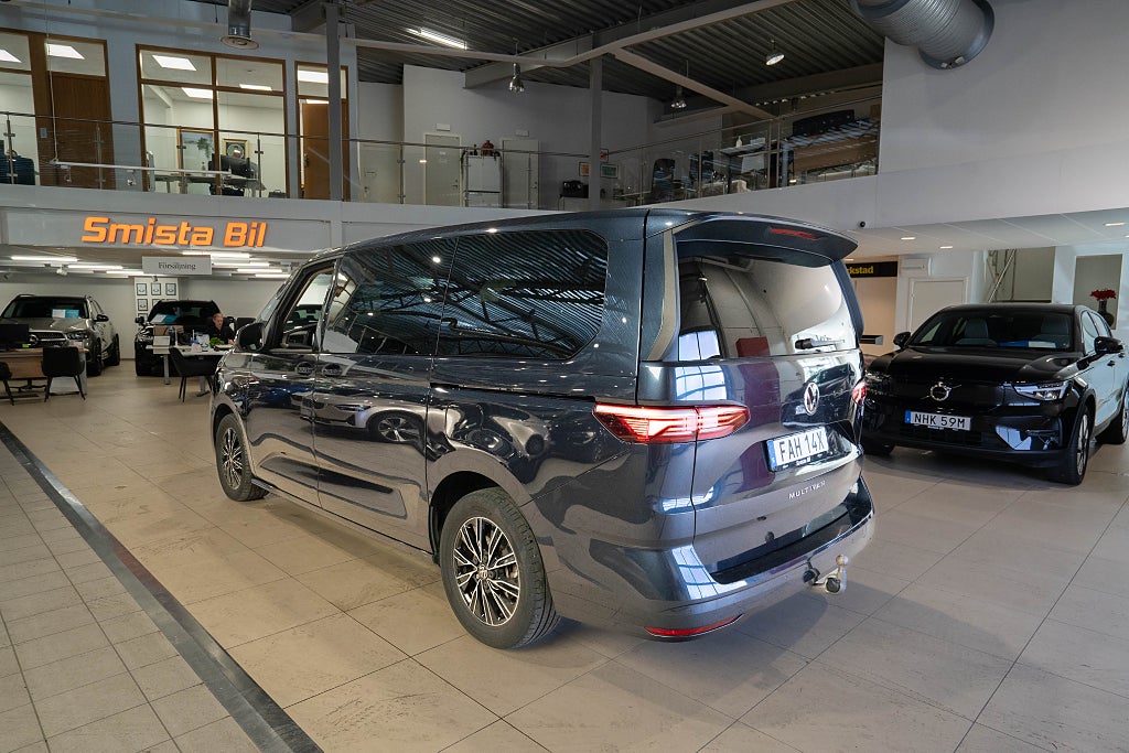 Volkswagen Multivan eHybrid 7-sits LÅNG EL-DÖRRAR H/K DRAG B-VÄRM MOMS